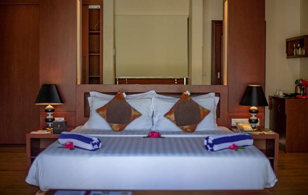 Furaveri Island Resort And Spa Muravandhoo 客房 照片