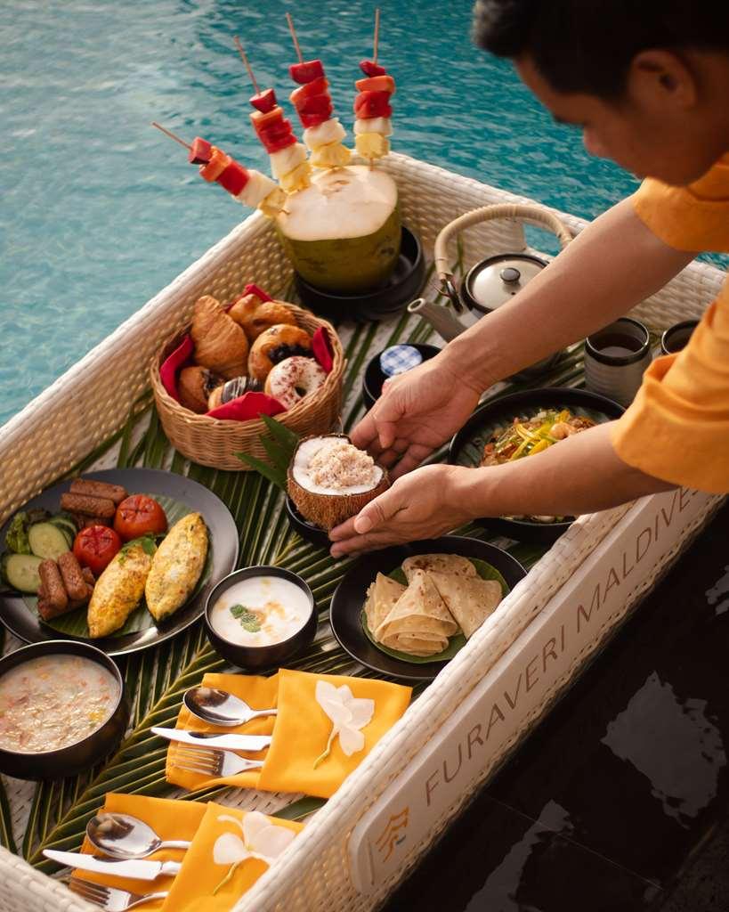 Furaveri Island Resort And Spa Muravandhoo 餐厅 照片